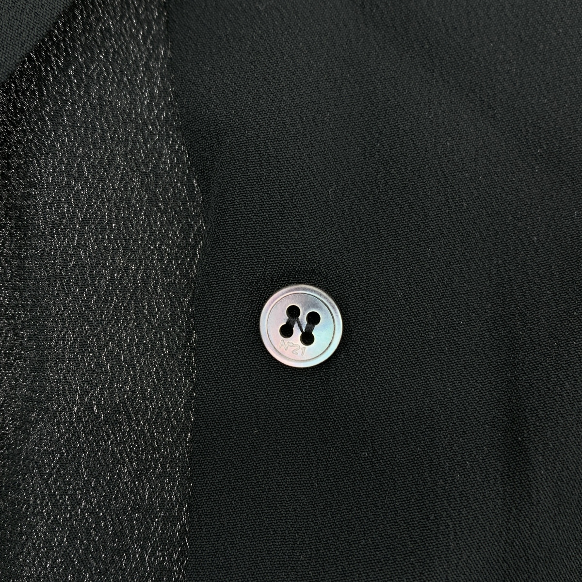 N°21 / ヌメロヴェントゥーノ アセテート シルク バイカラー シャツ ブラウス