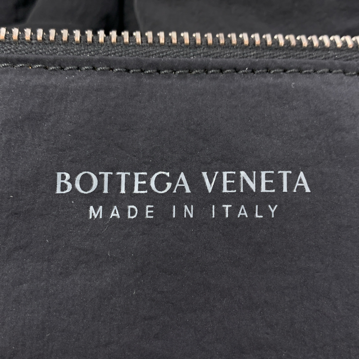 BOTTEGA VENETA / ボッテガヴェネタ Padded Quilted Nylon Tote Bag / マキシイントレチャート パディット キルティッド トートバッグ  / ユニセックス / ポーチ付き