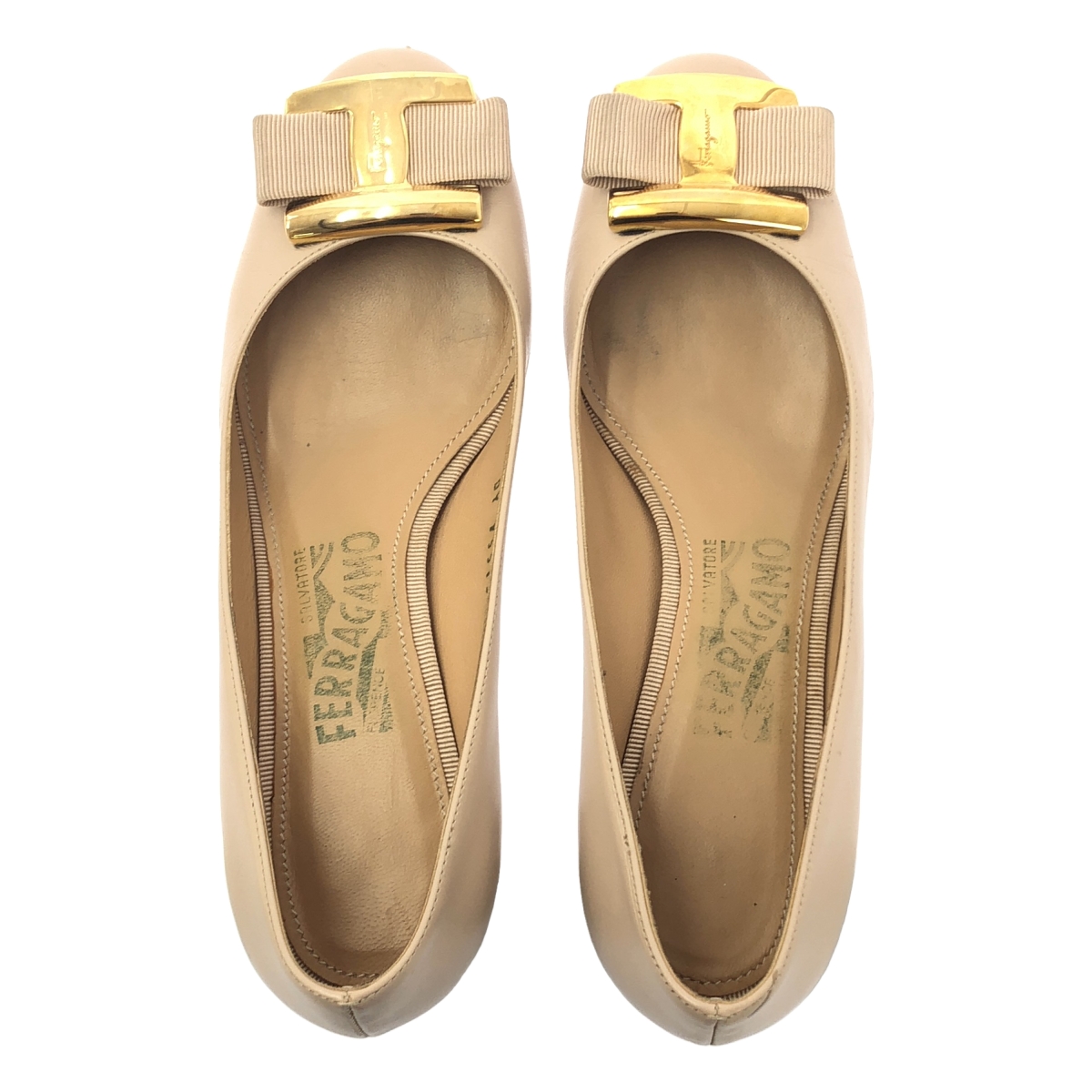 Salvatore Ferragamo / サルヴァトーレフェラガモ リボンプレート レザー パンプス