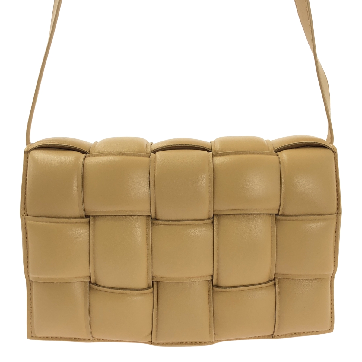 BOTTEGA VENETA / ボッテガヴェネタ マキシイントレチャート パデットカセット レザー ショルダーバッグ