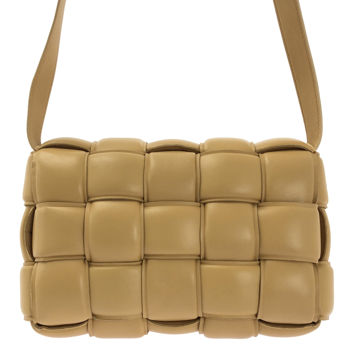 BOTTEGA VENETA / ボッテガヴェネタ マキシイントレチャート パデットカセット レザー ショルダーバッグ