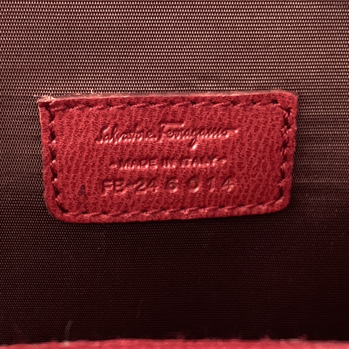 FERRAGAMO / フェラガモ レザー フラップ ショルダーバッグ