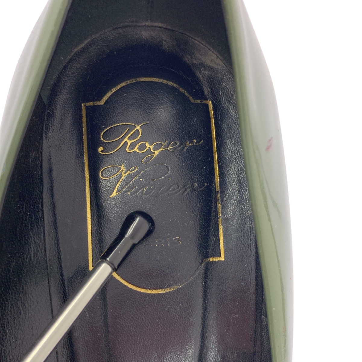 Roger Vivier / ロジェ・ヴィヴィエ パテントレザー ロゴ ヒール パンプス