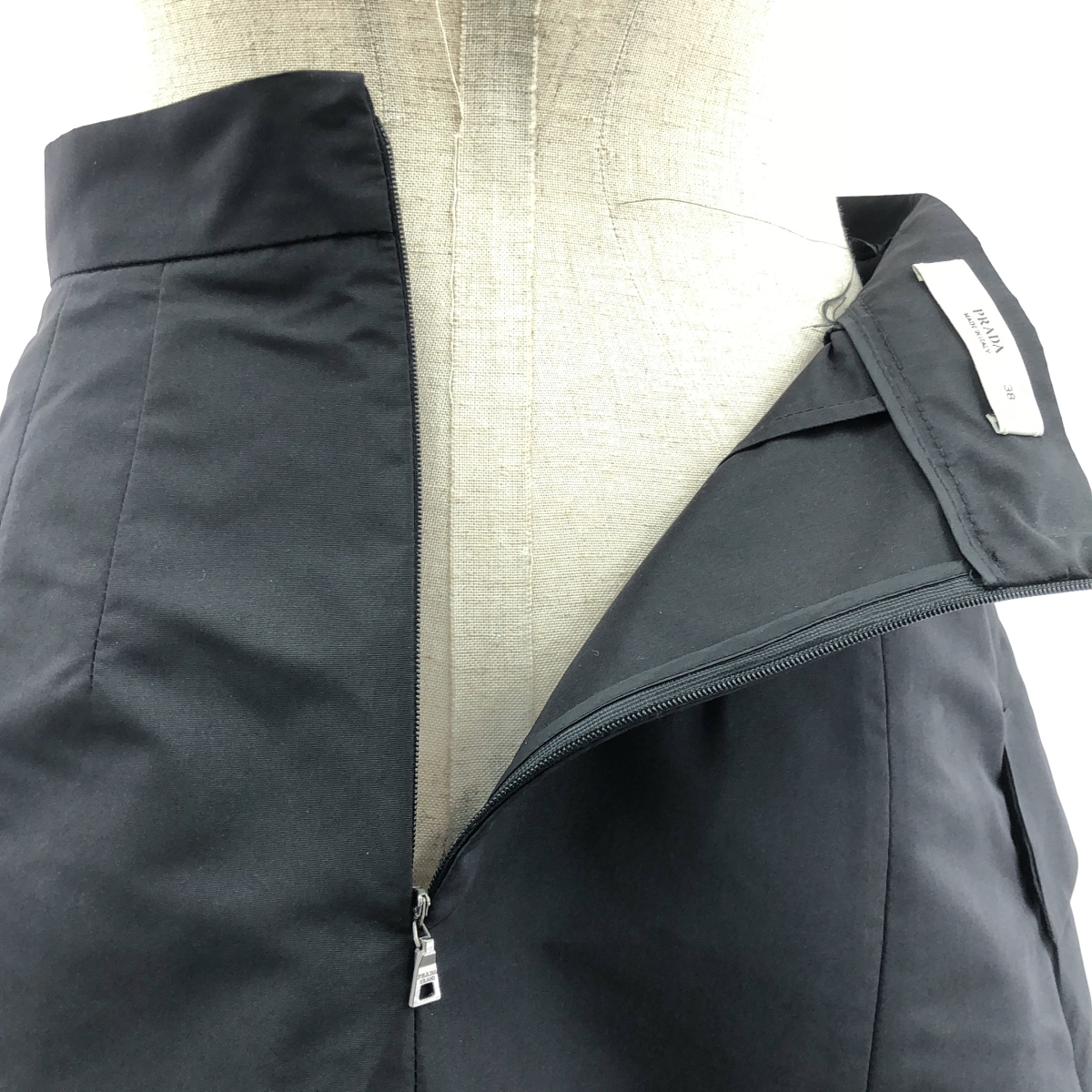 PRADA / プラダ サイドポケット タック フレア ロングスカート