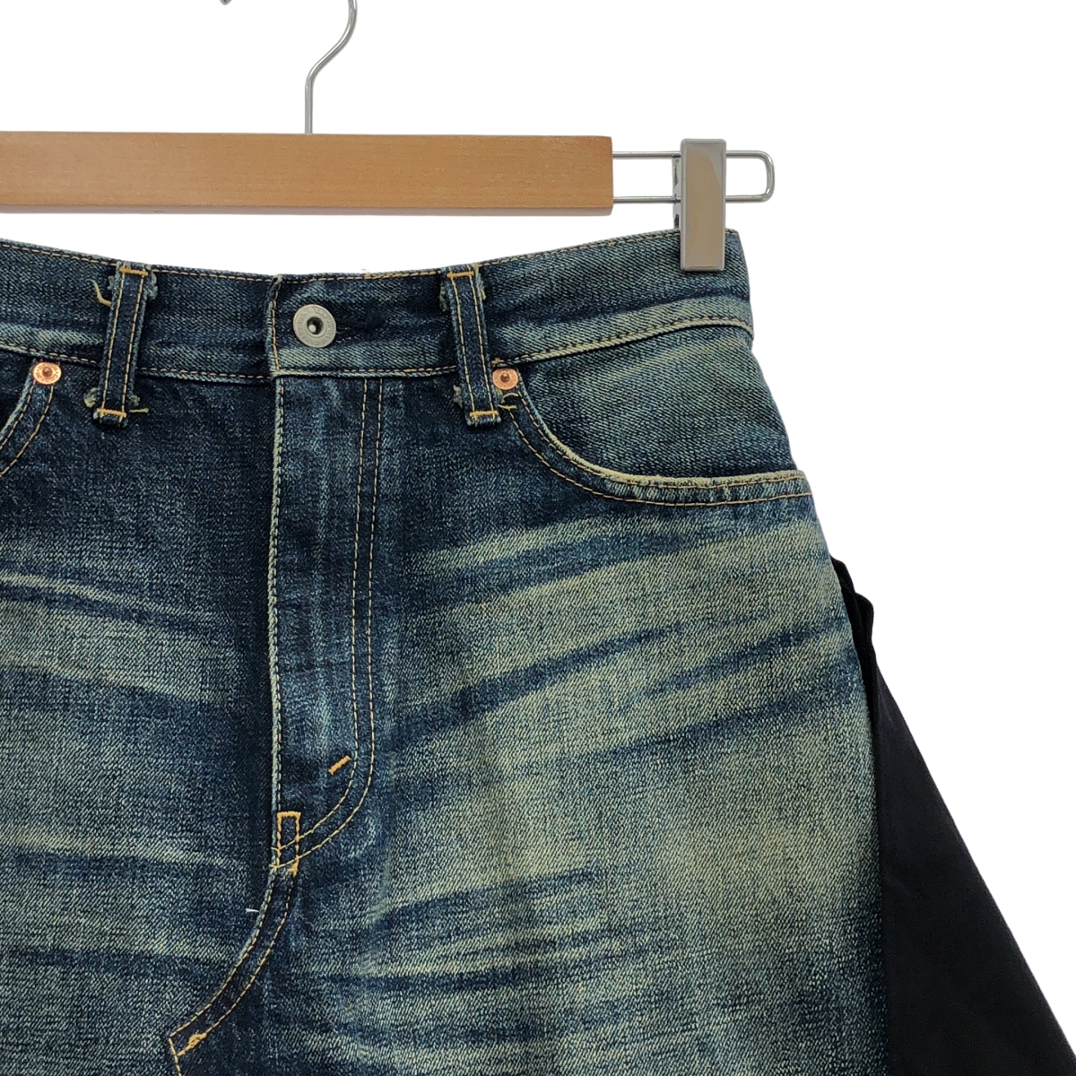 JUNYA WATANABE COMME des GARCONS / ジュンヤワタナベ 異素材 切替 再構築  バックドッキング レザーパッチ セルビッチ デニム スカート