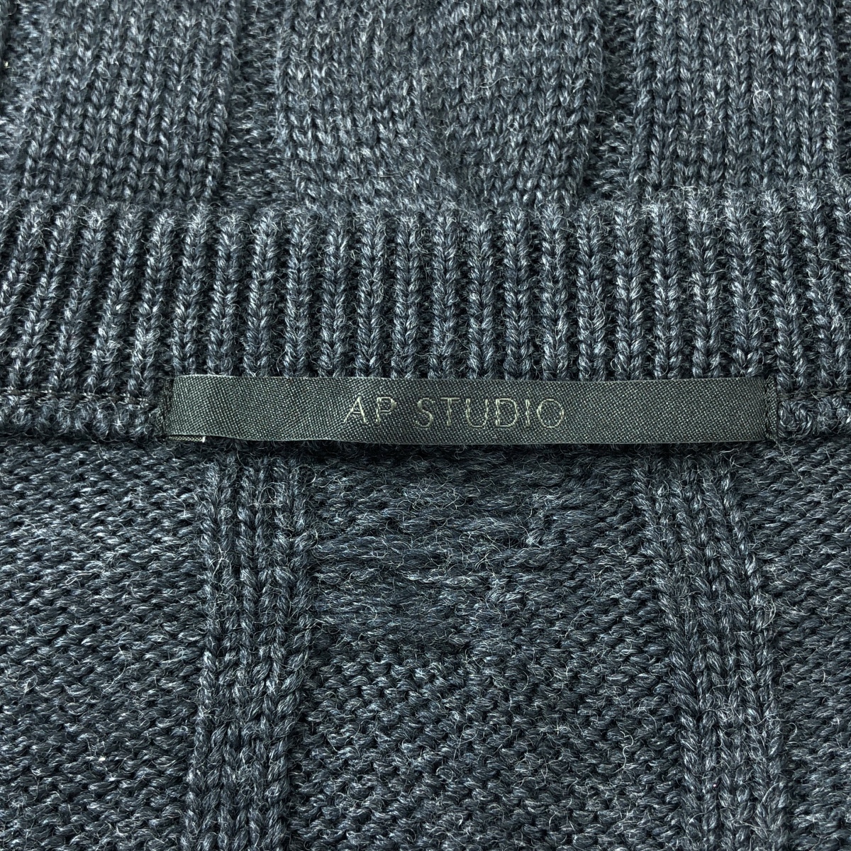 AP STUDIO / エーピーストゥディオ クロップドケーブルニット セーター