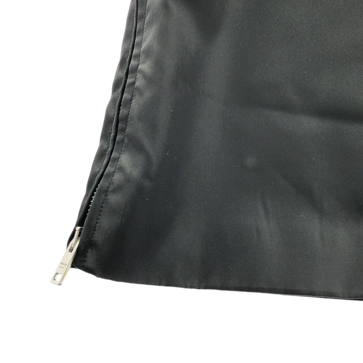 PRADA / プラダ RE-NYLON リナイロン ビジュー トライアングルロゴ スカート