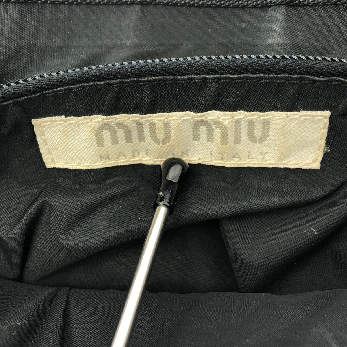 miu miu / ミュウミュウ レザー ロゴ型押し トートバッグ