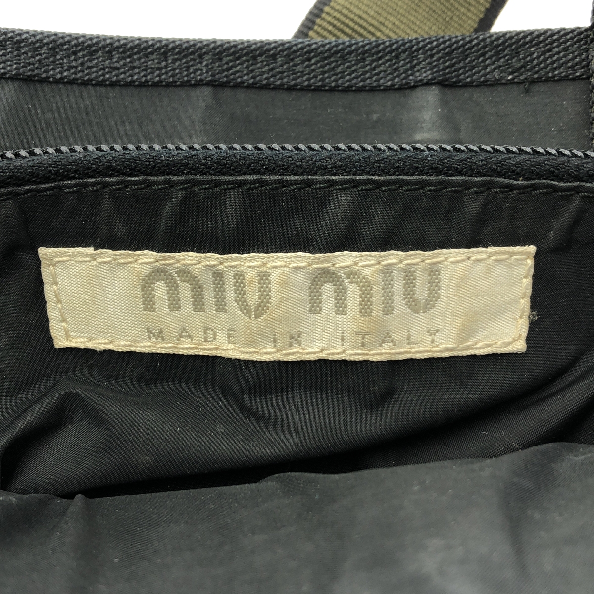 miu miu / ミュウミュウ レザー ロゴ型押し トートバッグ