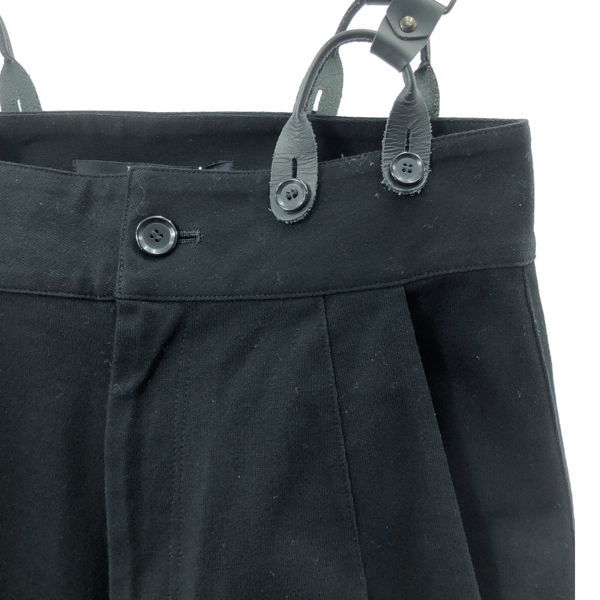 LIMI feu / リミフゥ サスペンダー付 コットン ルーズパンツ