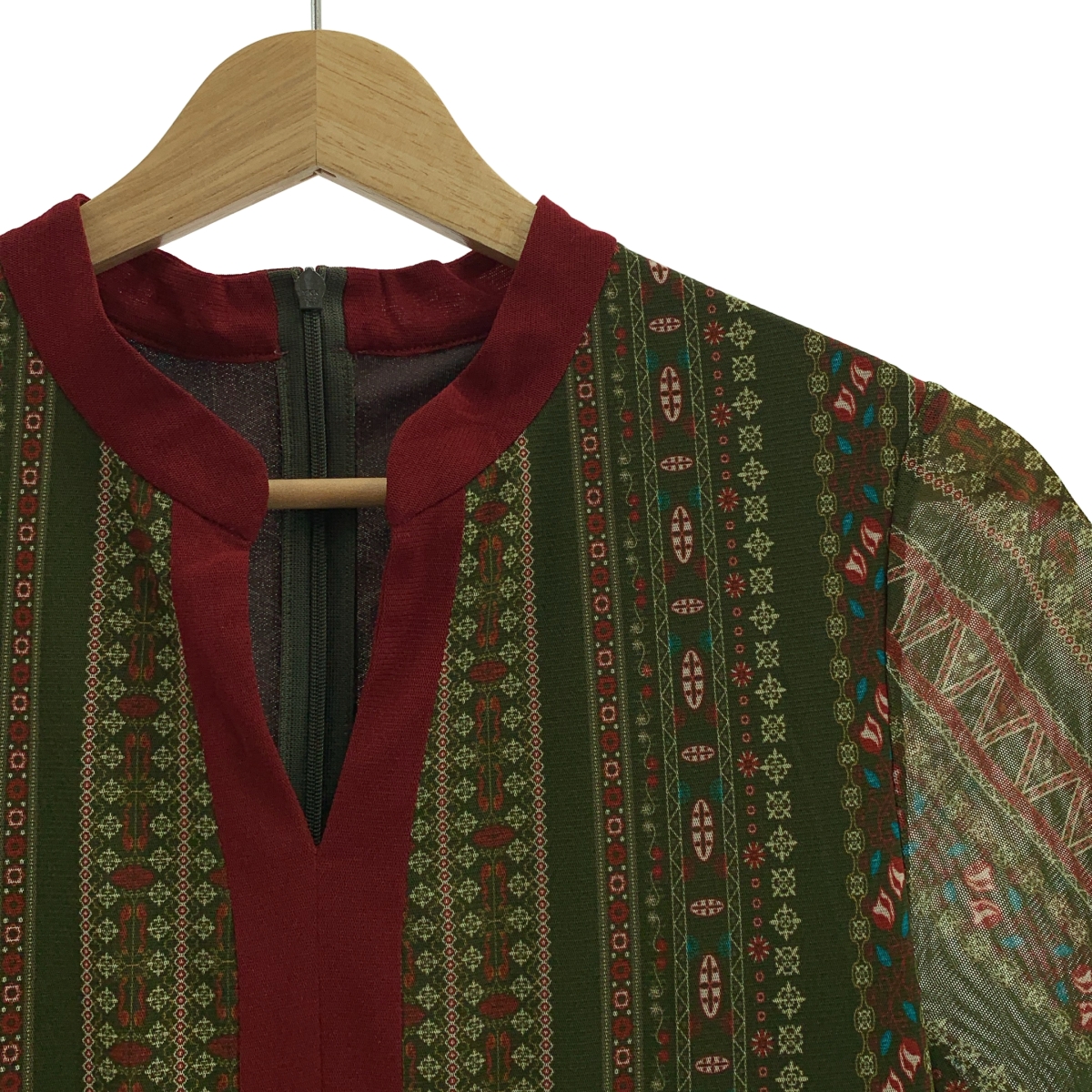 VIVIENNE TAM / ヴィヴィアンタム 総柄 キーネック ドレス ワンピース / 裏地付き