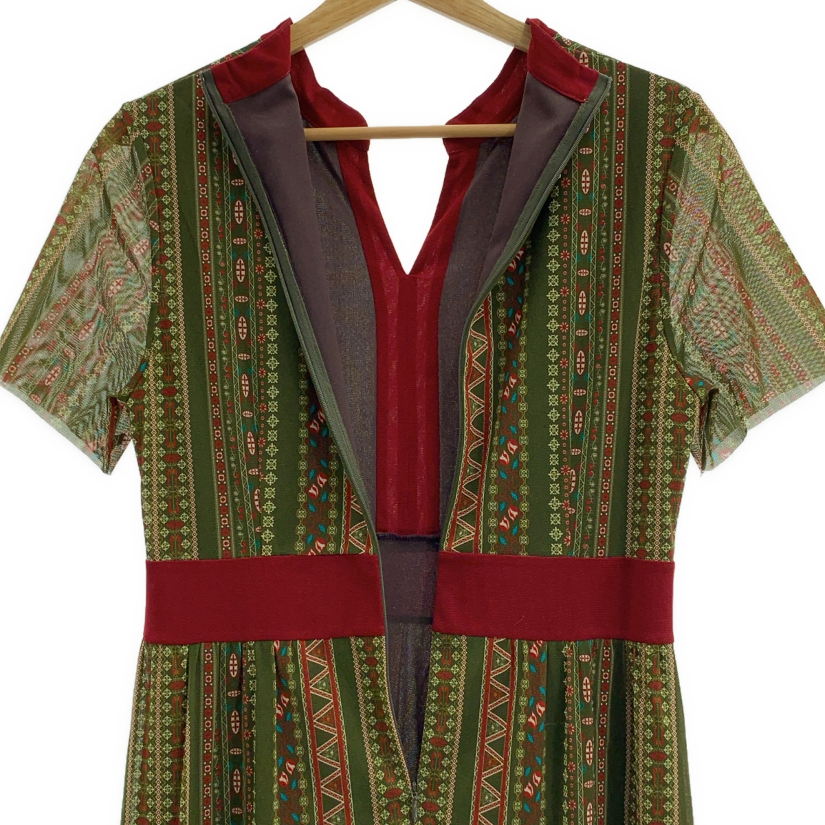 VIVIENNE TAM / ヴィヴィアンタム 総柄 キーネック ドレス ワンピース / 裏地付き