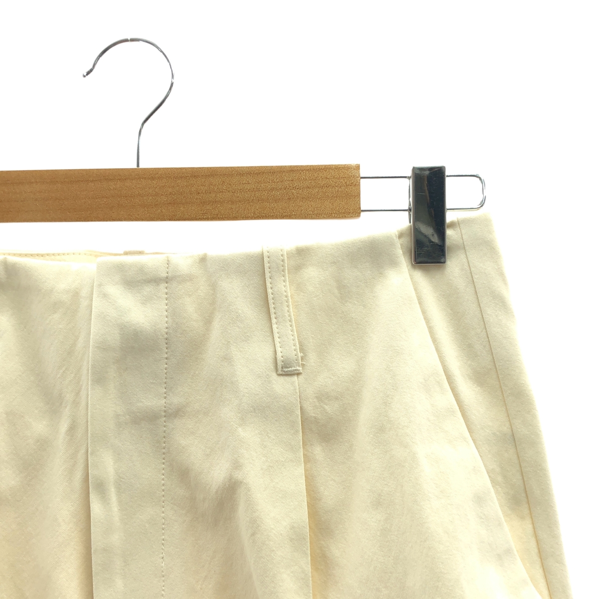 その他 コットン タック チノ ワイドパンツ