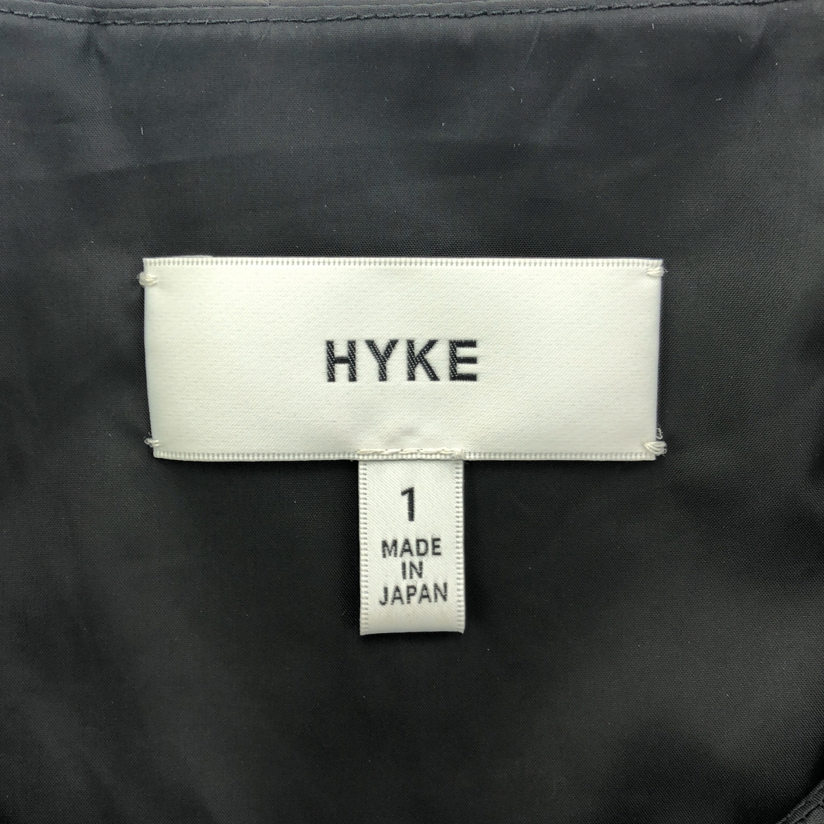 HYKE / ハイク キルティング ノーカラーコート