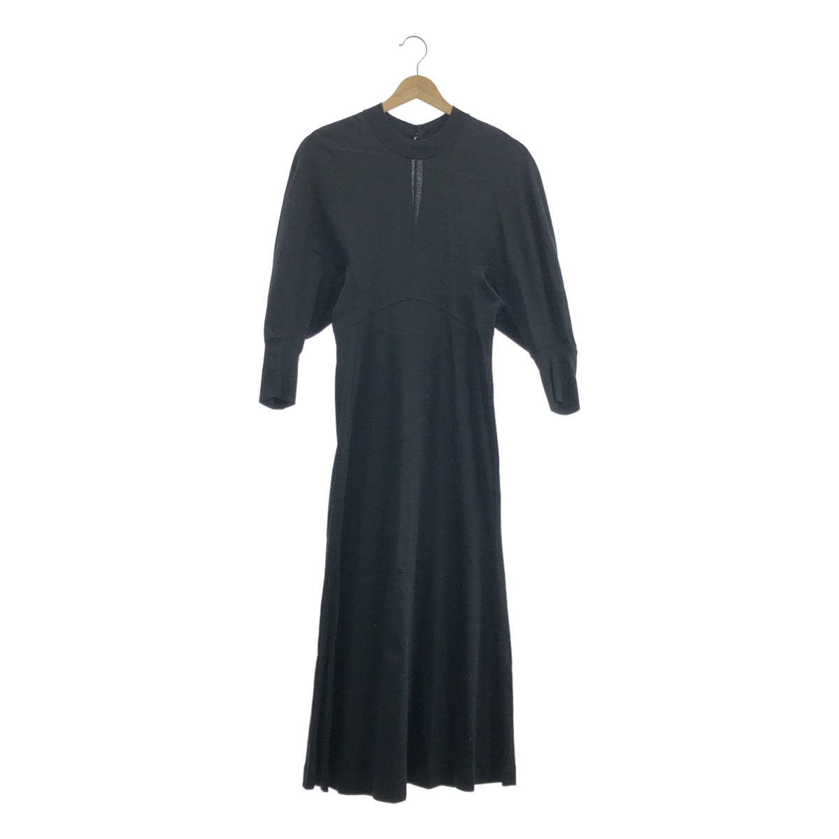 【未使用】Mame Kurogouchi ちりめん Vネックワンピース 22ss 新品・未使用】Mame Kurogouchi ちりめん ワンピース 22ss