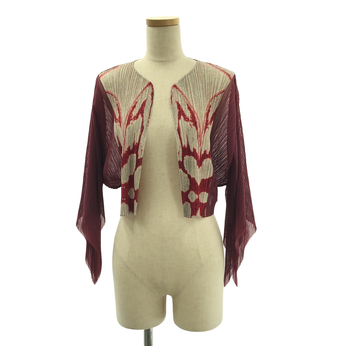 PLEATS PLEASE ISSEY MIYAKE