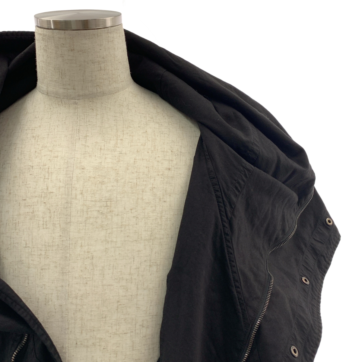 JULIUS / ユリウス Cropped Rouge Jacket / ドローストリング ジップ オーバー ジャケット