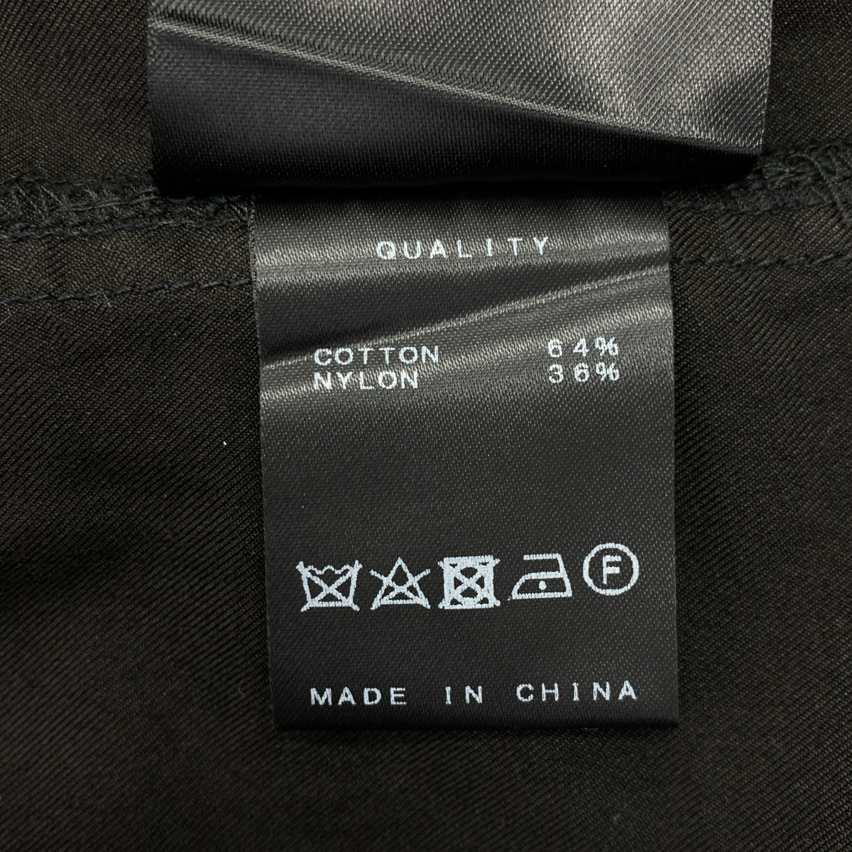 JULIUS / ユリウス Cropped Rouge Jacket / ドローストリング ジップ オーバー ジャケット