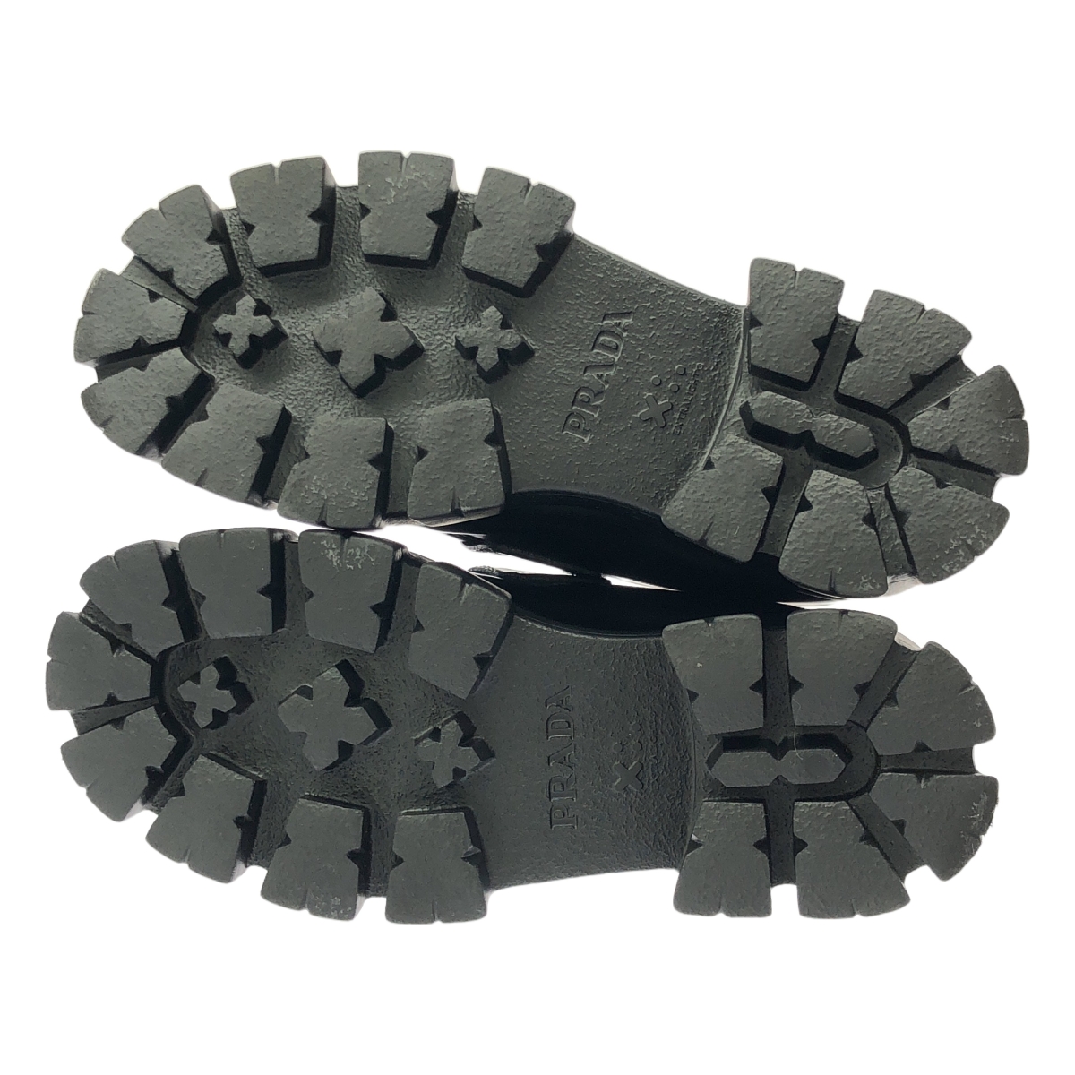 PRADA / プラダ トライアングル ロゴ モノリス ブラッシュド レザー ローファー