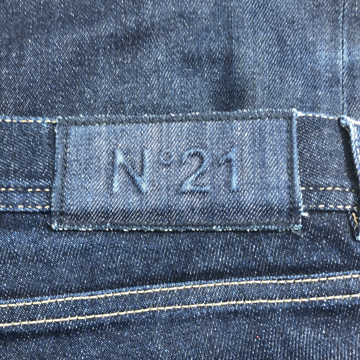 N°21 / ヌメロヴェントゥーノ ロゴパッチ 濃紺 デニム パンツ