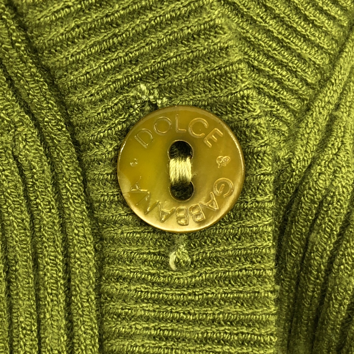 DOLCE＆GABBANA / ドルチェ＆ガッバーナドルガバ ワンポイントプレート ロゴボタン リブ ニット カーディガン