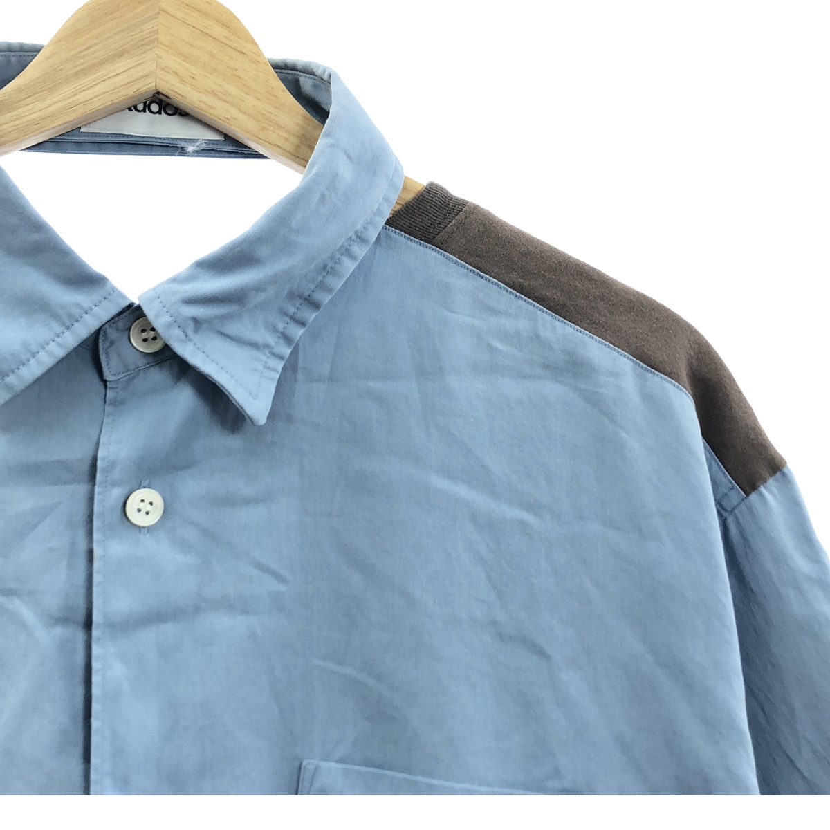 kudos / クードス BACK BAND SHIRT コットン ロゴプリント シャツ