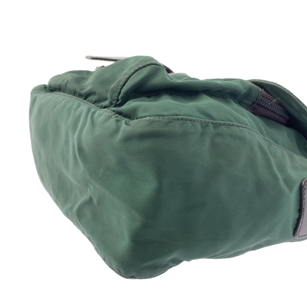 PRADA / プラダ ナイロン トライアングルロゴプレート メッセンジャーバッグ