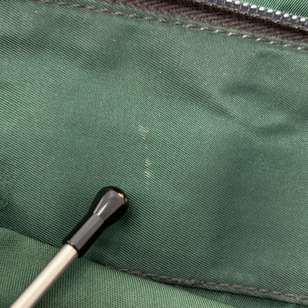 PRADA / プラダ ナイロン トライアングルロゴプレート メッセンジャーバッグ