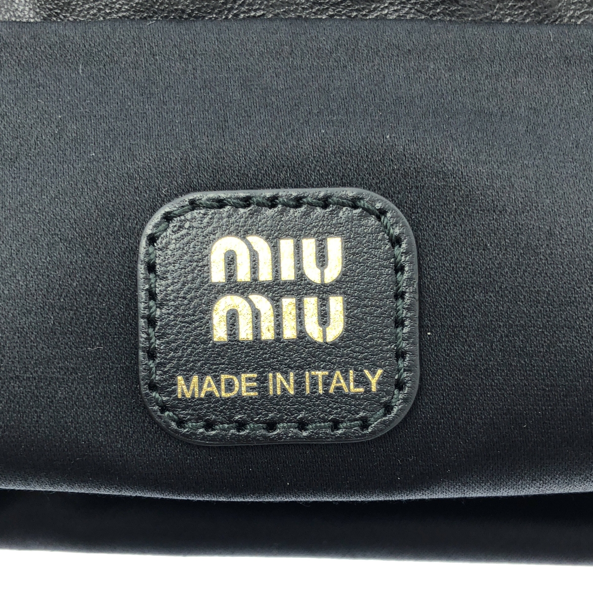 miu miu / ミュウミュウ nappa duchesse pouch / 5NG010 ナッパレザー ロゴ ドローストリング 巾着 ハンドバッグ ポーチ