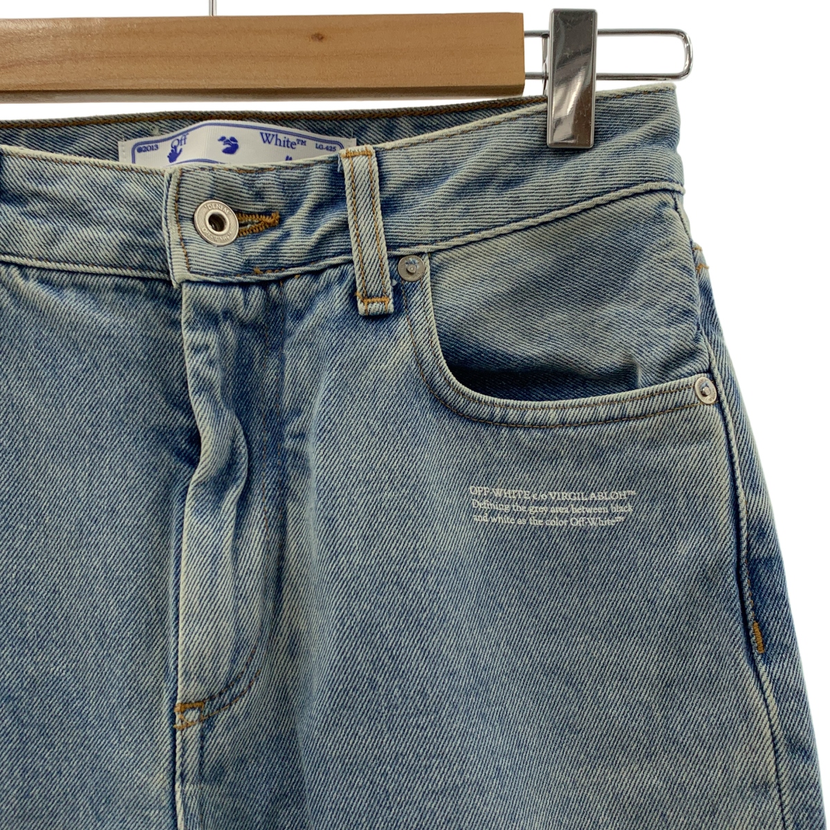 Off-White / オフホワイト フロントロゴ パッチ デニム テーパード パンツ