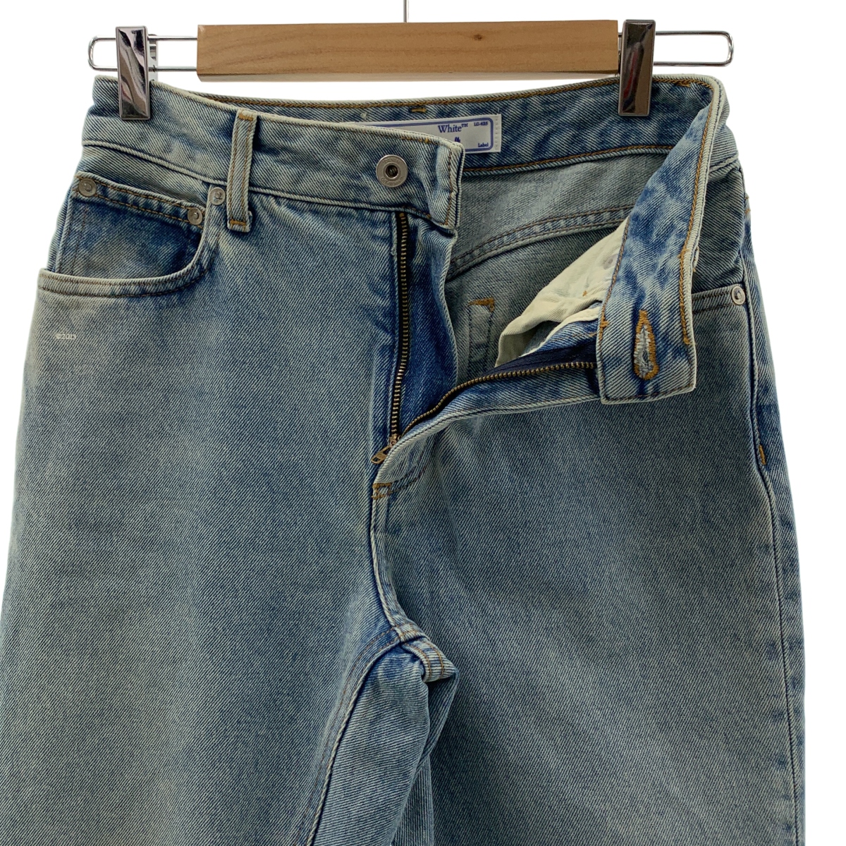 Off-White / オフホワイト フロントロゴ パッチ デニム テーパード パンツ