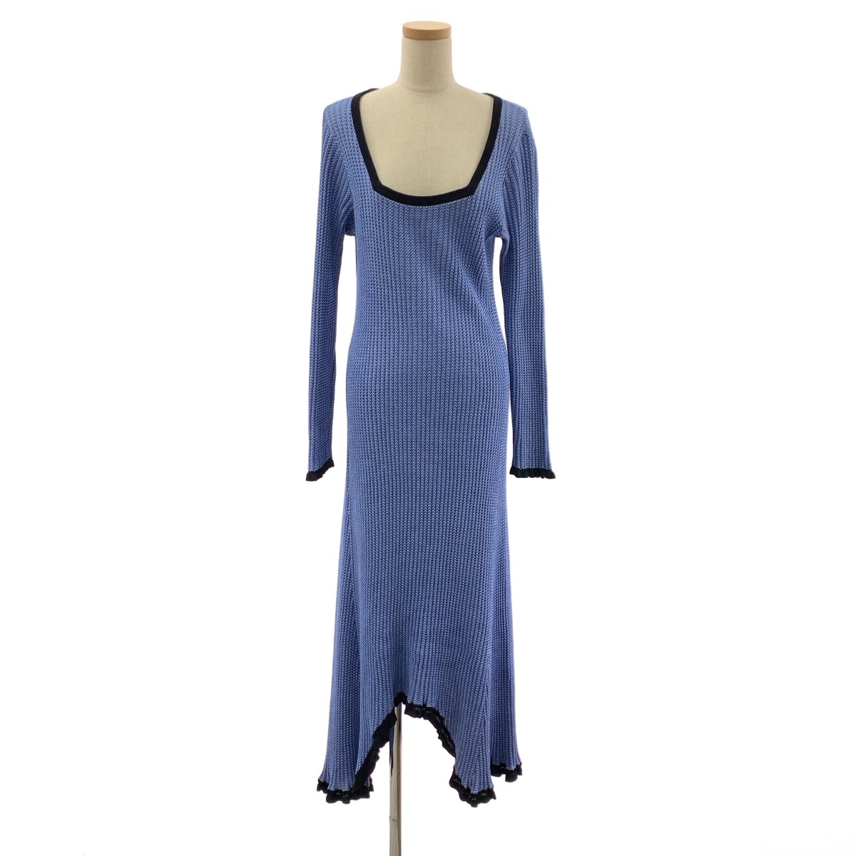 AKANE UTSUNOMIYA / アカネウツノミヤ