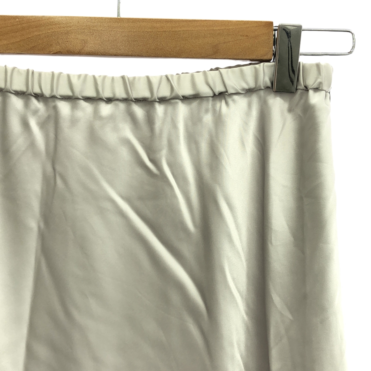 LE PHIL / ルフィル クラシック サテン スカート