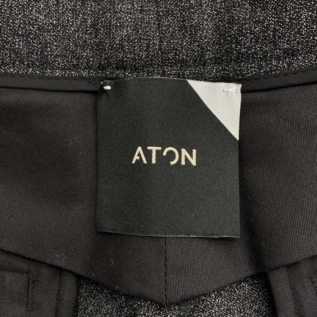 ATON / エイトン ウール トロピカル ワイドテーパード スラックス