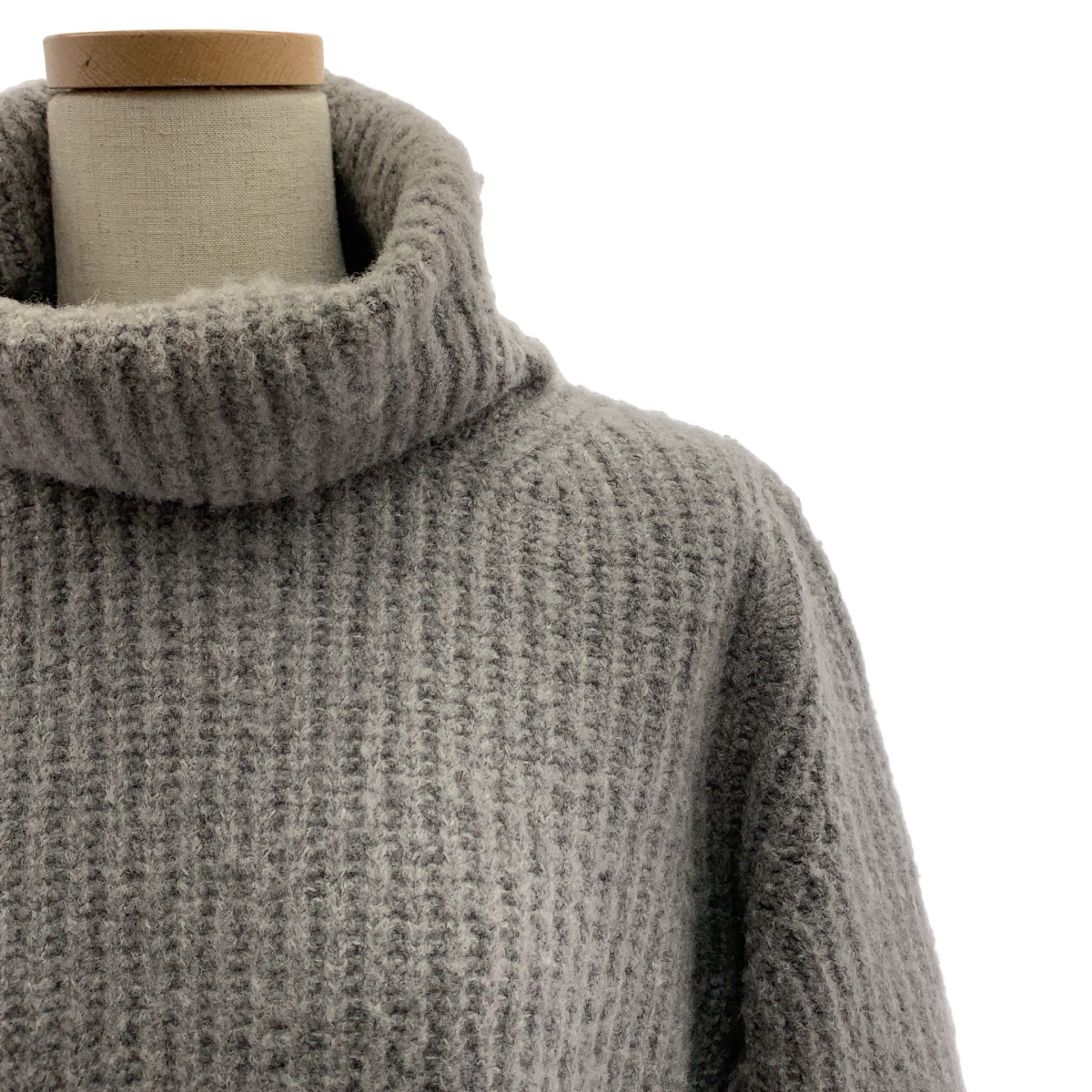 SLOANE / スローン 5G片畦編み メリノウールブークレ タートルネックワンピース