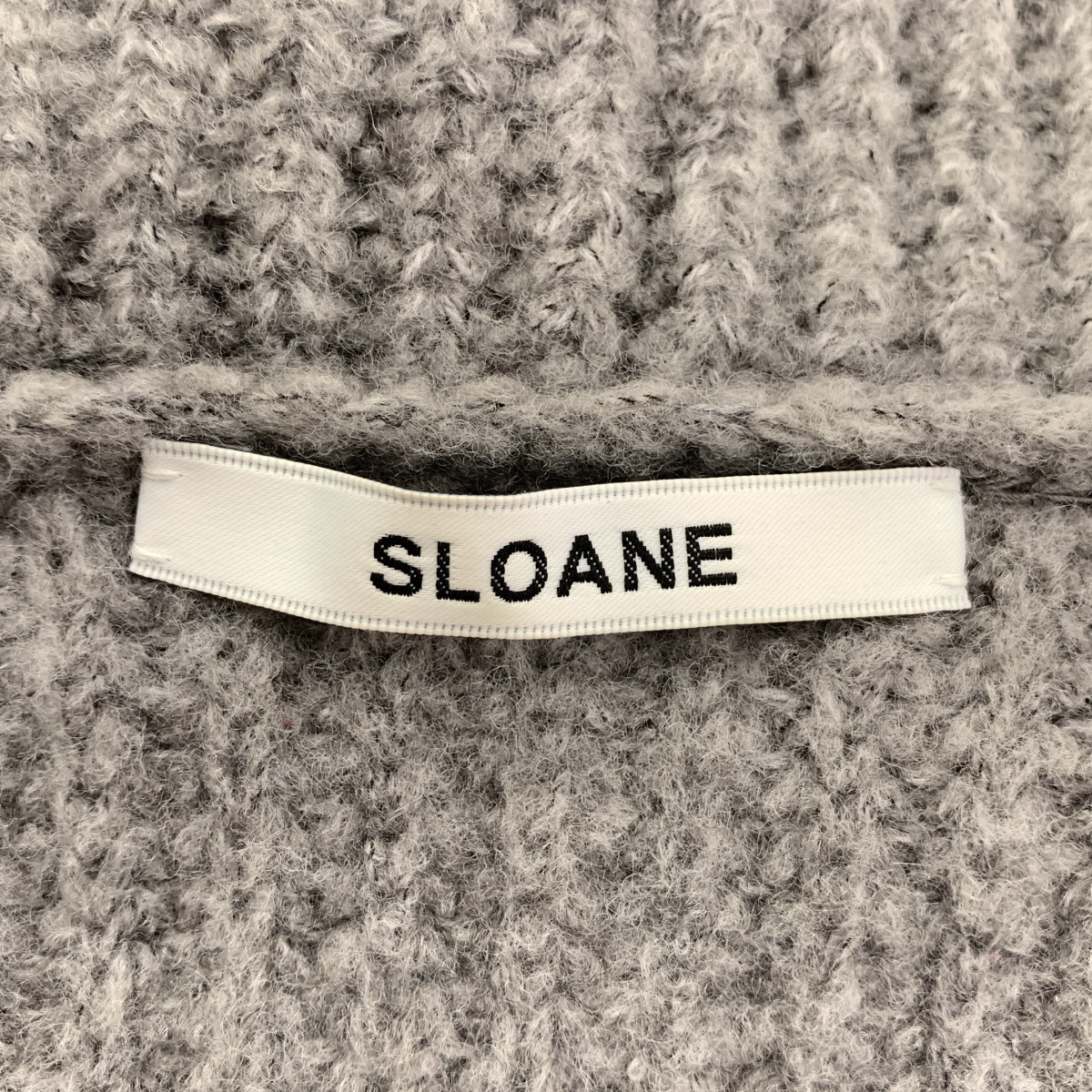 SLOANE / スローン 5G片畦編み メリノウールブークレ タートルネックワンピース