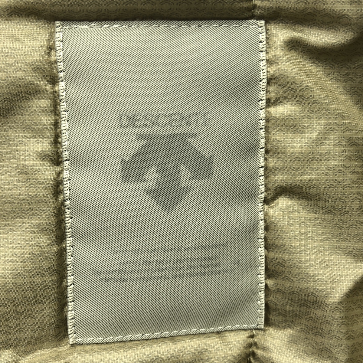 DESCENTE / デサント 中綿 ベルテッド ライトパフコート