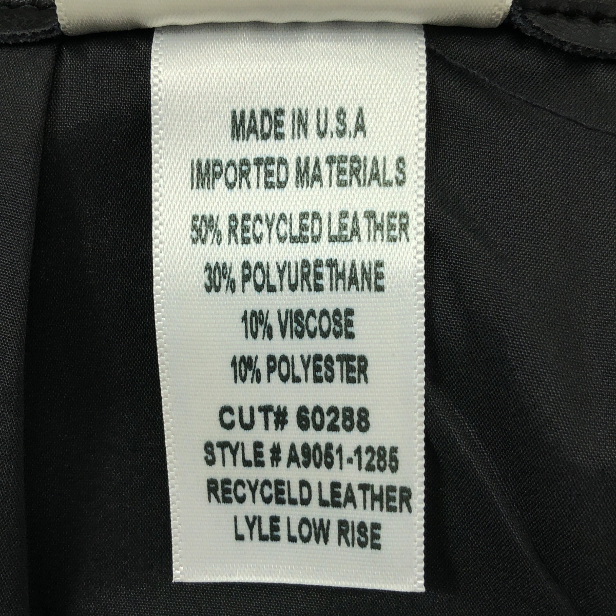 その他 リサイクルレザー テーパードパンツ