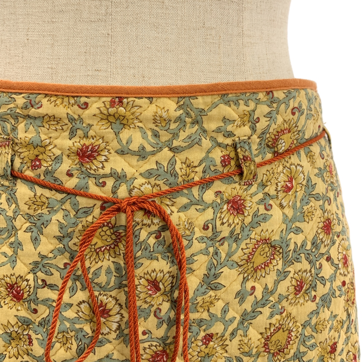 NOWOS / ノーウォス Over print long skirt / 総柄 キルティング ボリューム スカート / チャーム・ペチコート付き