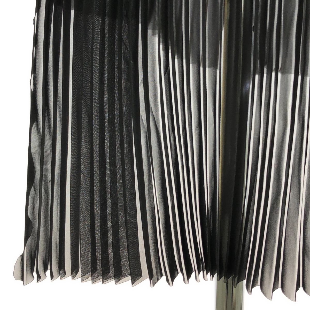 HYKE / ハイク ベルテッド シアー プリーツスカート