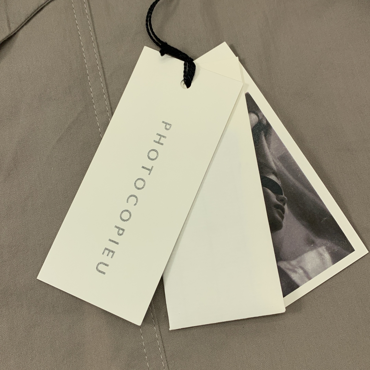 PHOTOCOPIEU / フォトコピュー AMBRE スタンドカラー コットン ベルテッド ワンピース