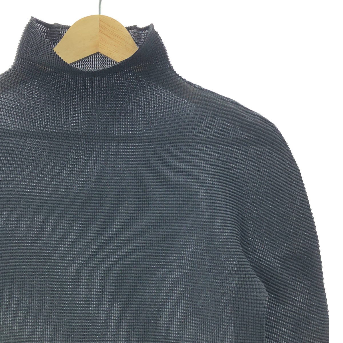 me ISSEY MIYAKE / ミーイッセイミヤケ ハイネック プリーツ カットソー