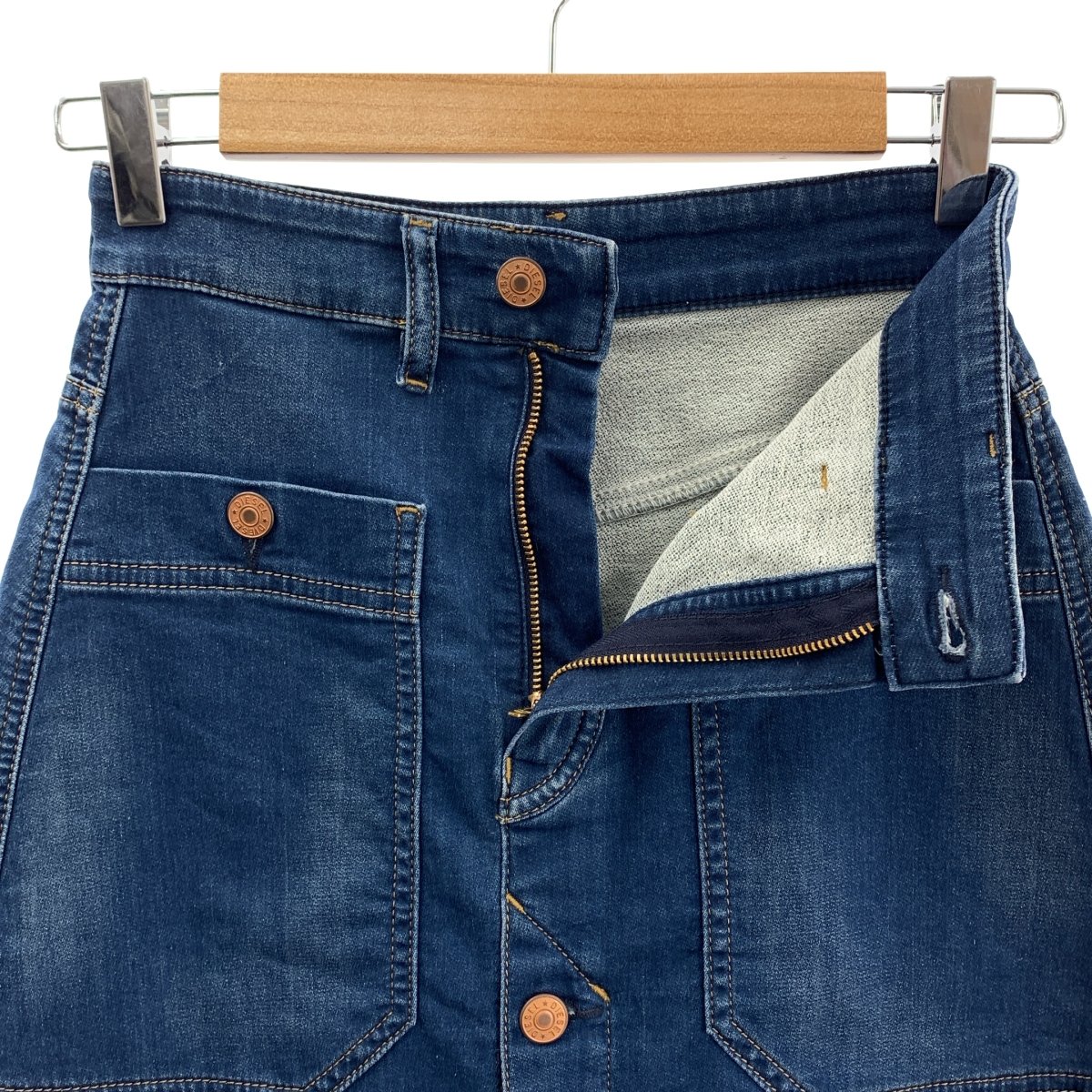 その他 レザーパッチ ロゴボタン カットオフ デニムスカート