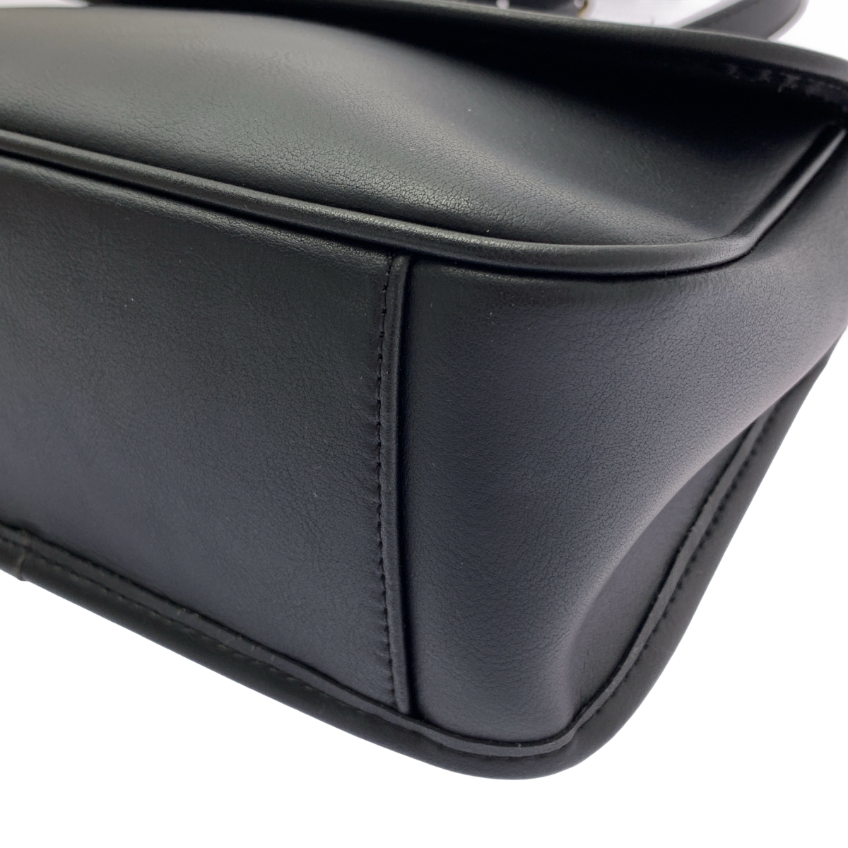 その他 レザー ターンロック フラップ ショルダーバッグ