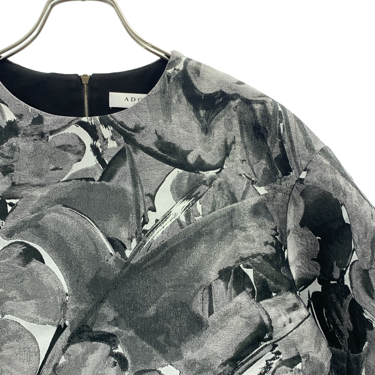 ADORE / アドーア 総柄 ジャガード ビジュー装飾 プルオーバー 半袖ブラウス