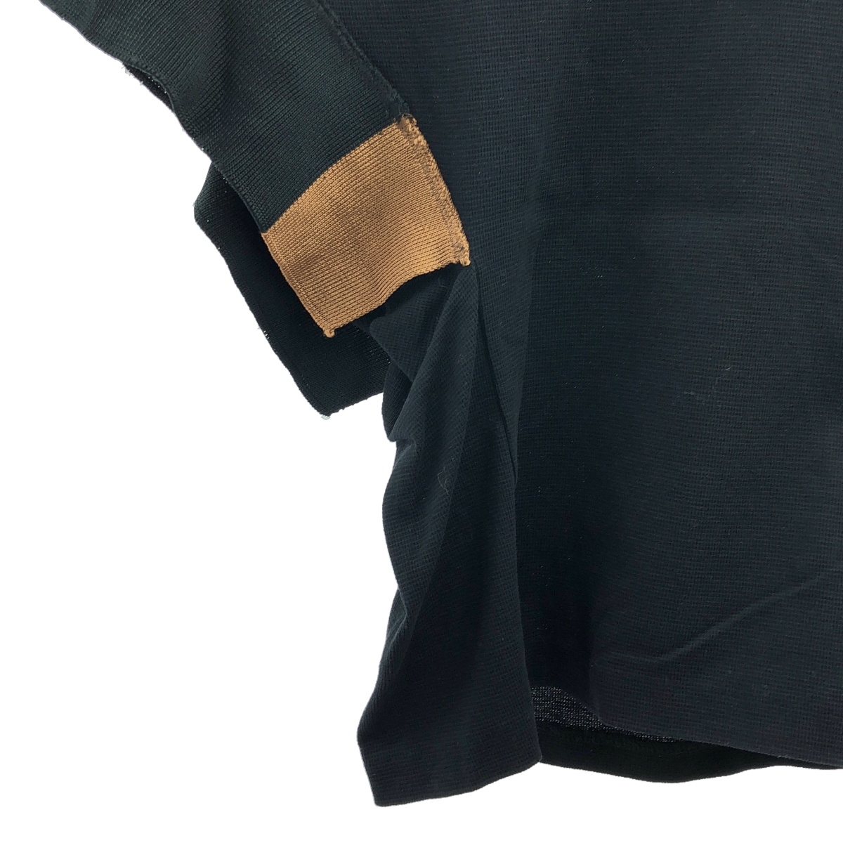 TOGA PULLA / トーガプルラ コットン フリル デザイン Tシャツ