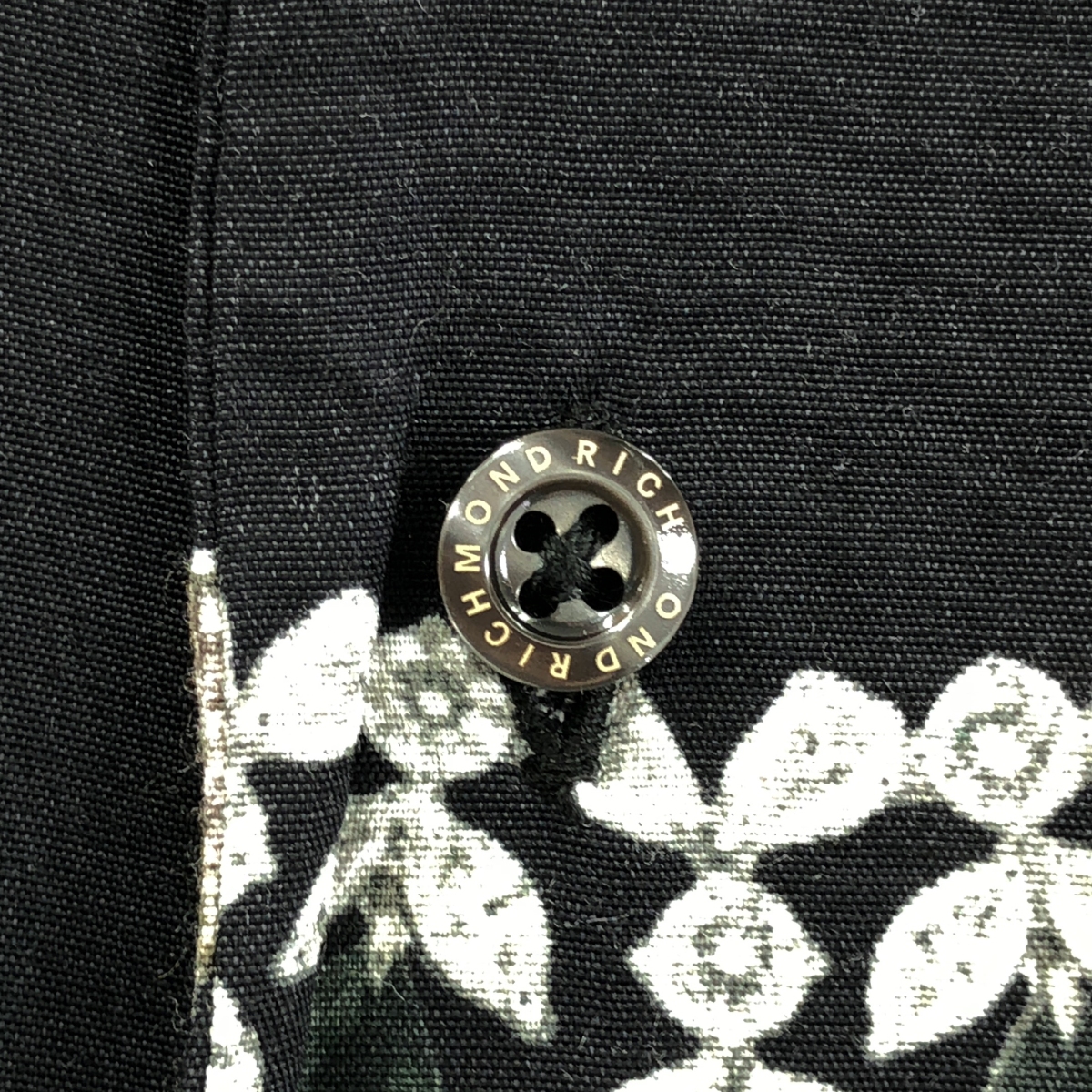 その他 ビスコース 総柄 ロゴボタン オーバーシャツ