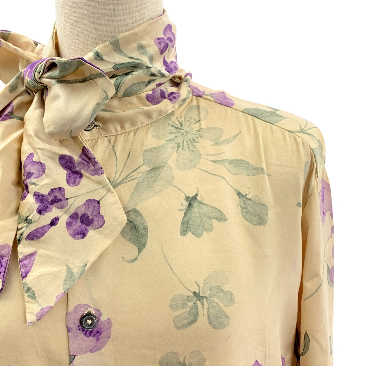 GEOFFREY B.SMALL / ジェフリーBスモール シルク フローラル ボウタイ ブラウス