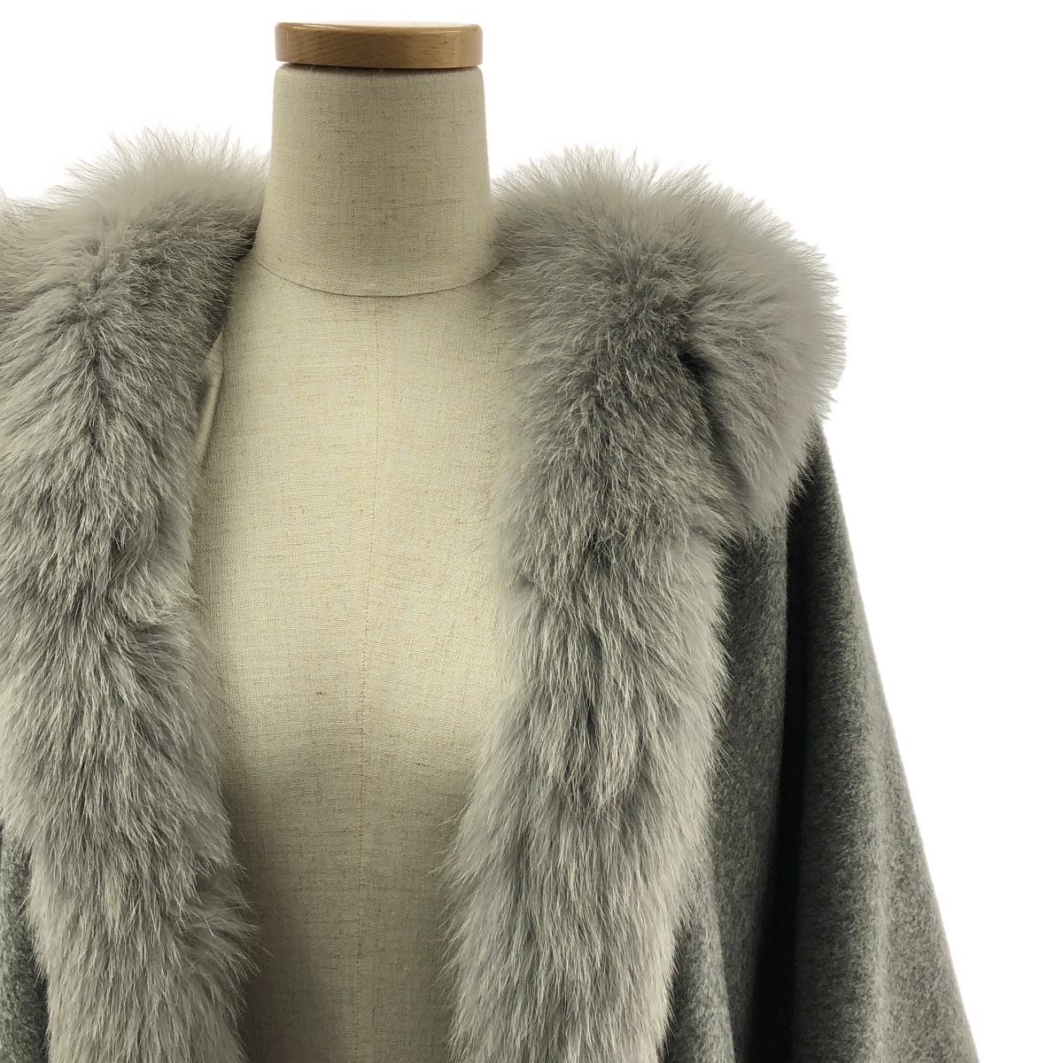 BALMAIN / バルマン cashmere 100％ / カシミヤ フォックスファー ポンチョ ジャケット / 着脱可フード / ロゴ裏地付き