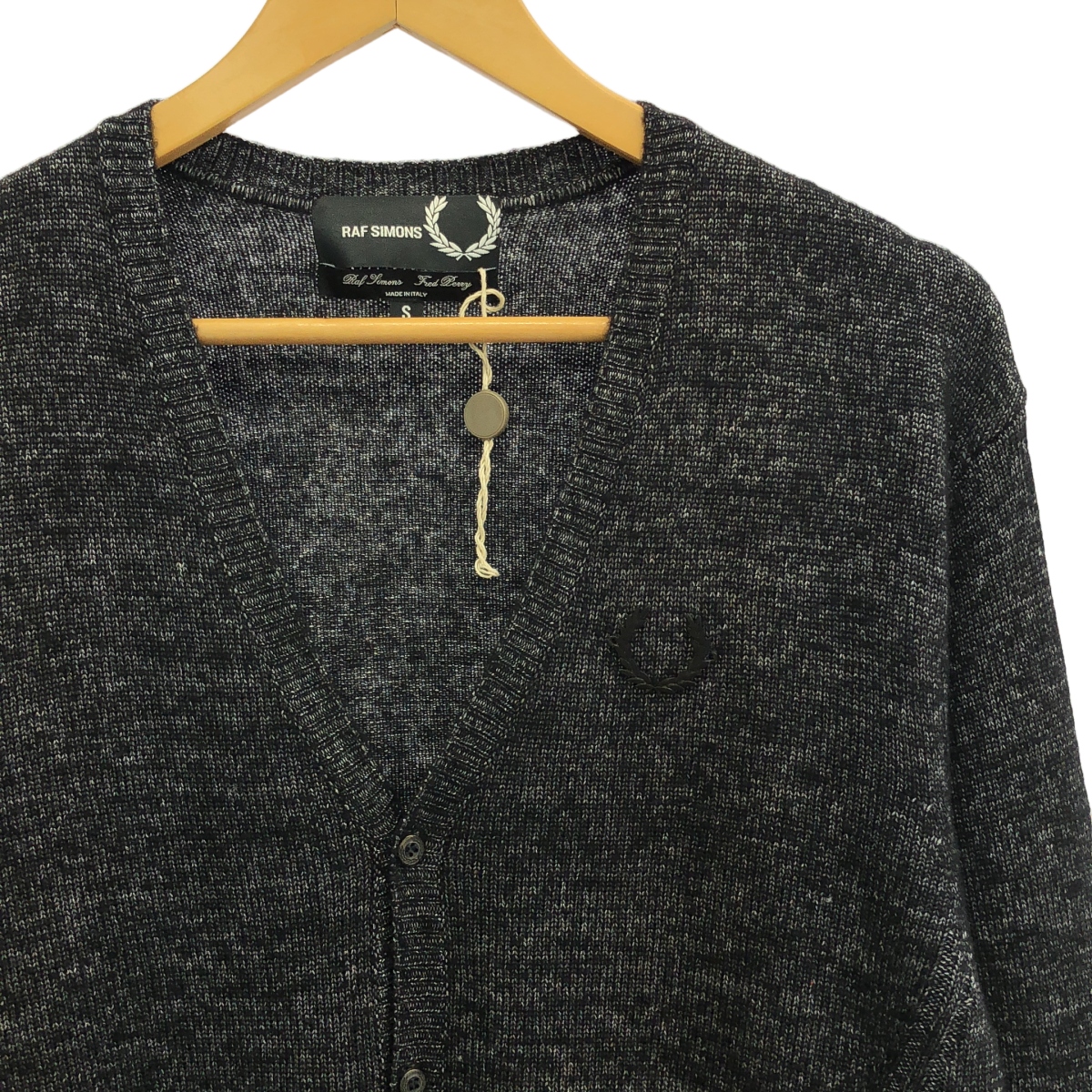 RAF SIMONS / ラフシモンズ × FRED PERRY ウール混 Vネック カーディガン